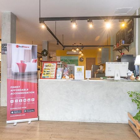 Folk Poshtel Silom Bed & Breakfast Bangkok Eksteriør bilde
