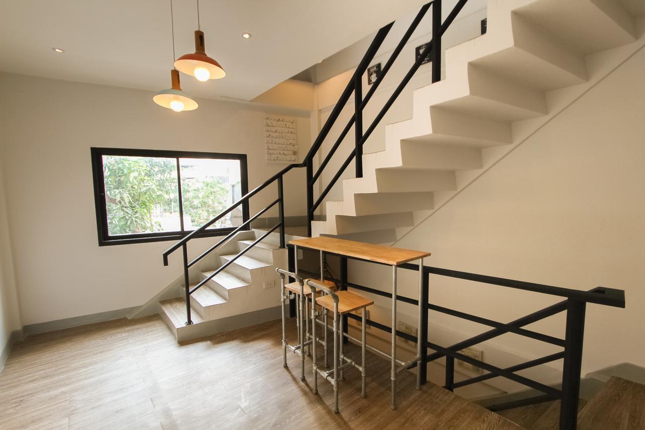 Folk Poshtel Silom Bed & Breakfast Bangkok Eksteriør bilde