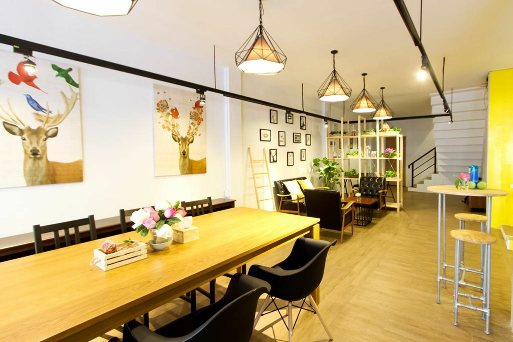 Folk Poshtel Silom Bed & Breakfast Bangkok Eksteriør bilde