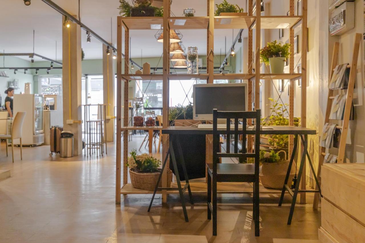 Folk Poshtel Silom Bed & Breakfast Bangkok Eksteriør bilde